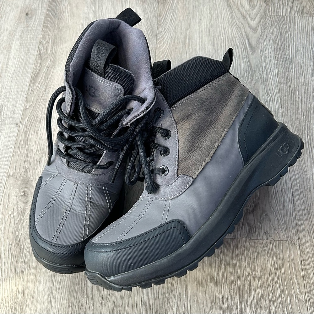 Uggs Emmett Duck all weather boots size 7